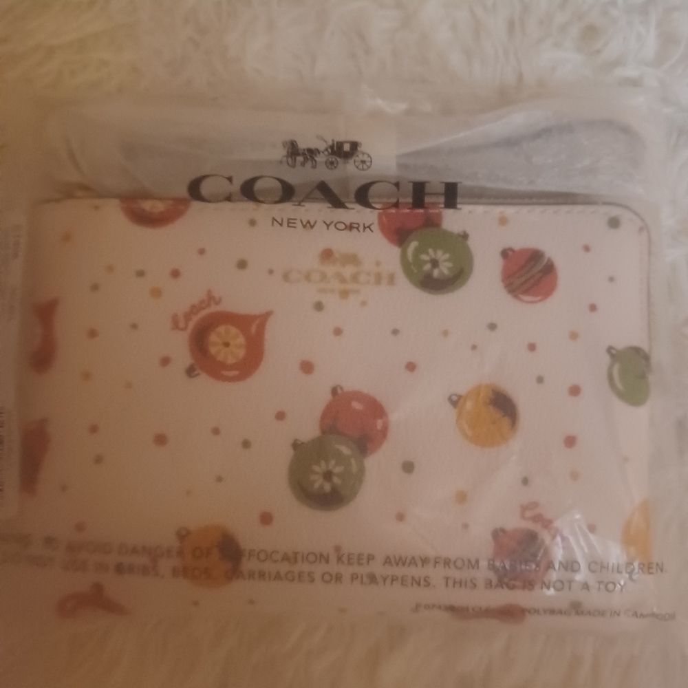COACH NWT XMAS ORNAMENT PRINTED WRISTLET 🎅 4X6 - Picture 6 of 6